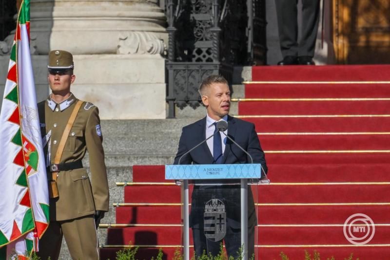 Magyar Péter: országot építeni évek, évtizedek, évszázadok kitartó munkája