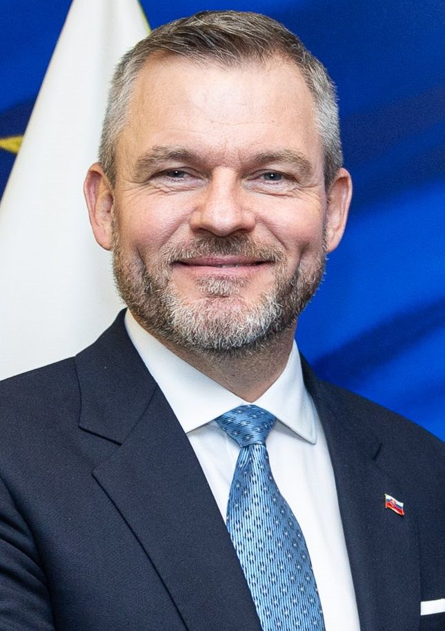 Szlovák elnök: a fegyverkezés fokozása nem vezethet a feszültség csökkenéséhez