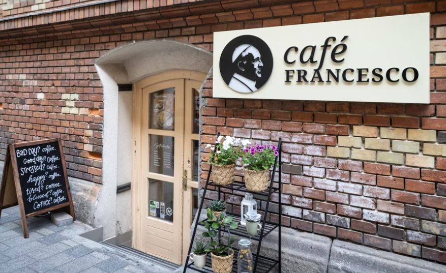 Befejeződött a kávéházi szabadegyetem a Café Francescoban