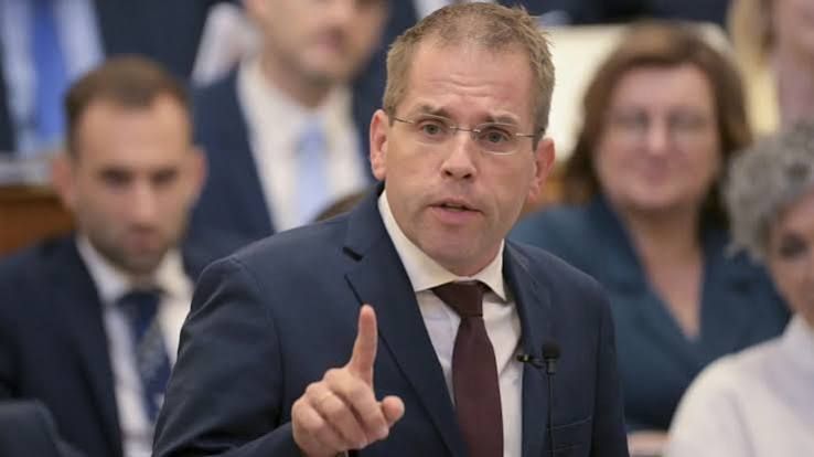A kormány eddig összesen kétezer milliárd forint értékű ügyekben tett feljelentést.