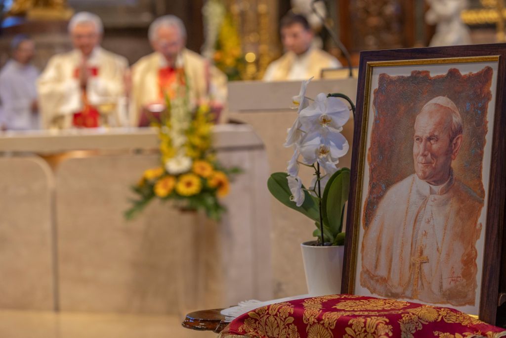 Szent II. János Pál pápa 30 évvel ezelőtti látogatására emlékeztek Győrben