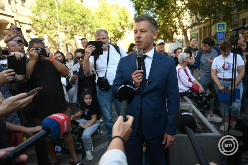 Magyar Péter: a 25 százalékos béremelés sem oldaná meg a szociális ágazat problémáit
