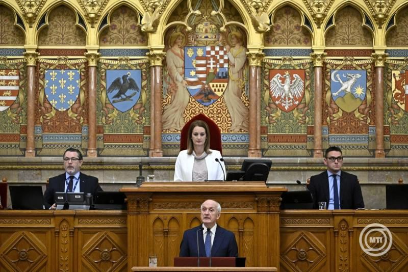 Az ügyészségtől az energiatárolásig számos kérdés napirendre került a parlamentben