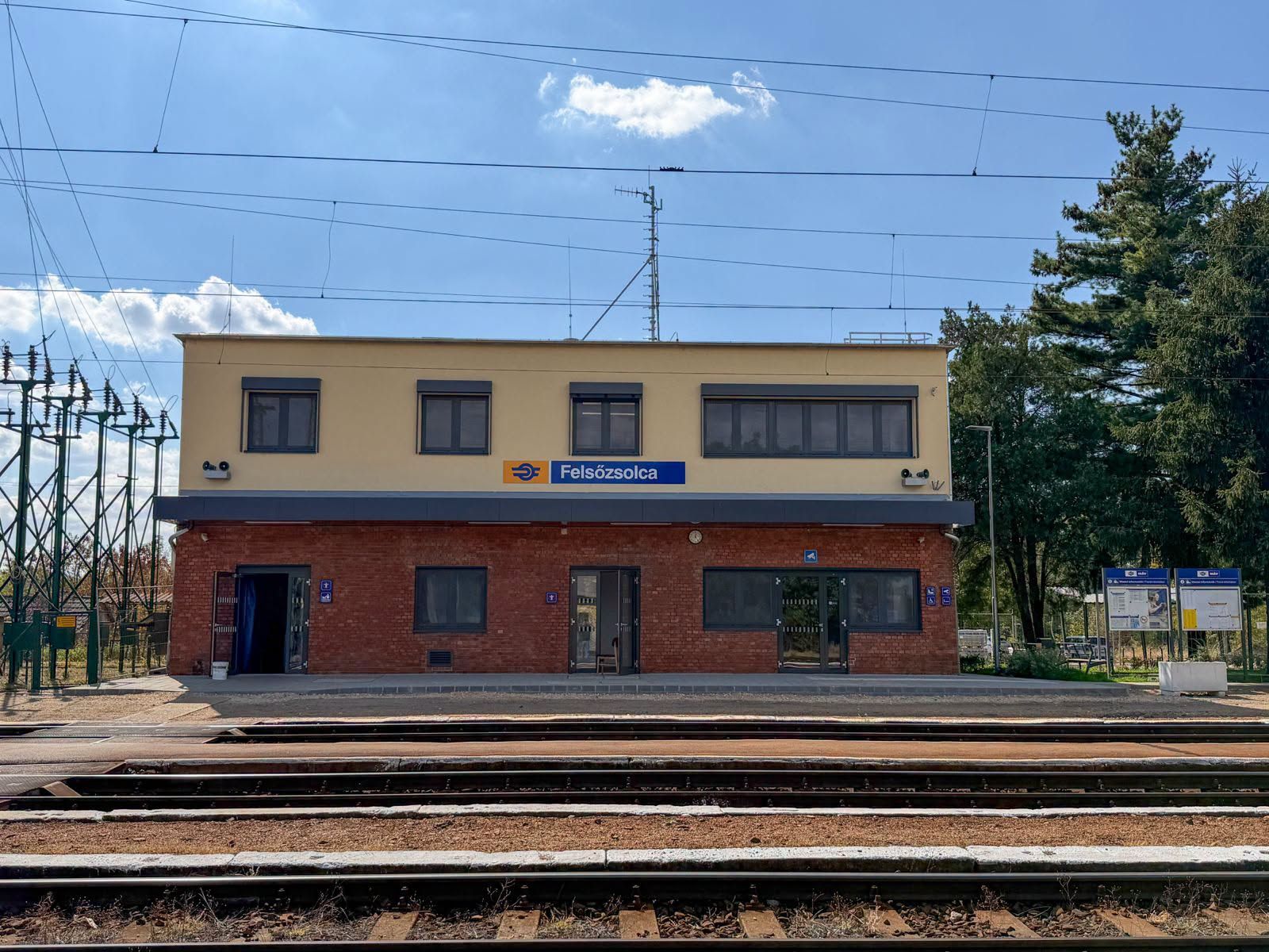 Megújult a felsőzsolcai vasútállomás