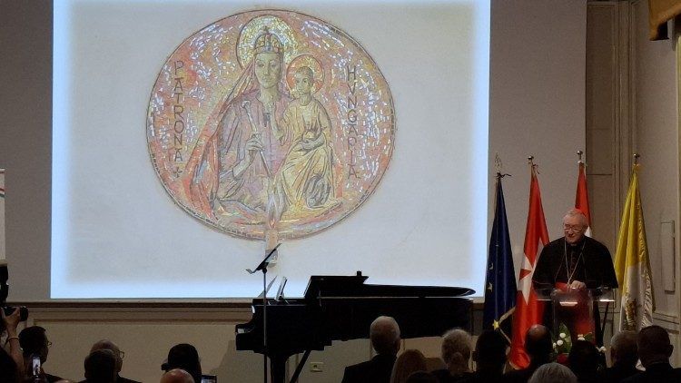 Parolin bíboros méltatta Magyarország és a Szentszék kapcsolatát