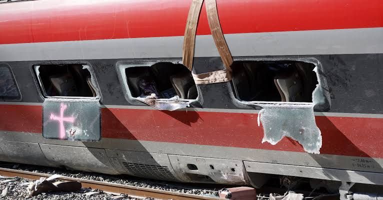 Két vonat ütközött Spanyolországban, több mint hatvanan meghaltak